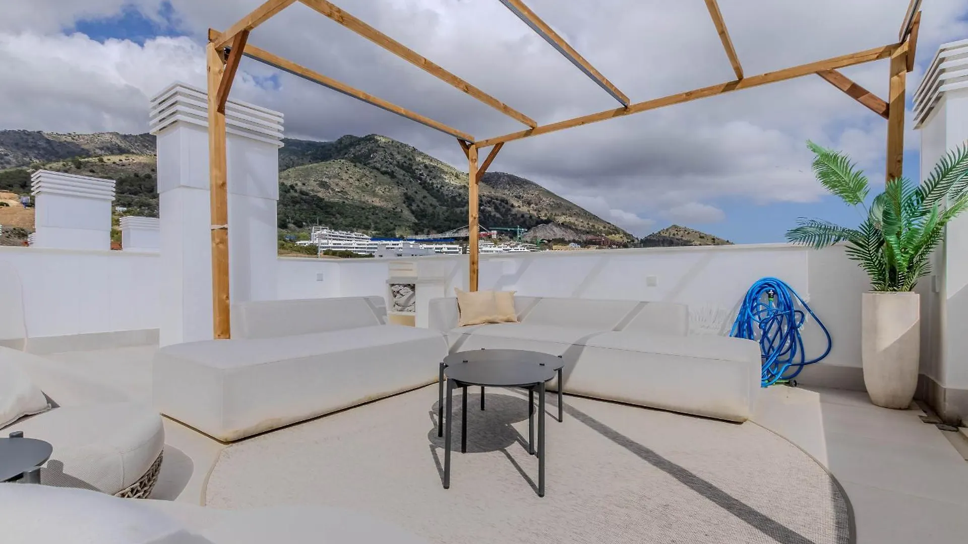Higueron Rental Lomas Solarium Fuengirola Apartment